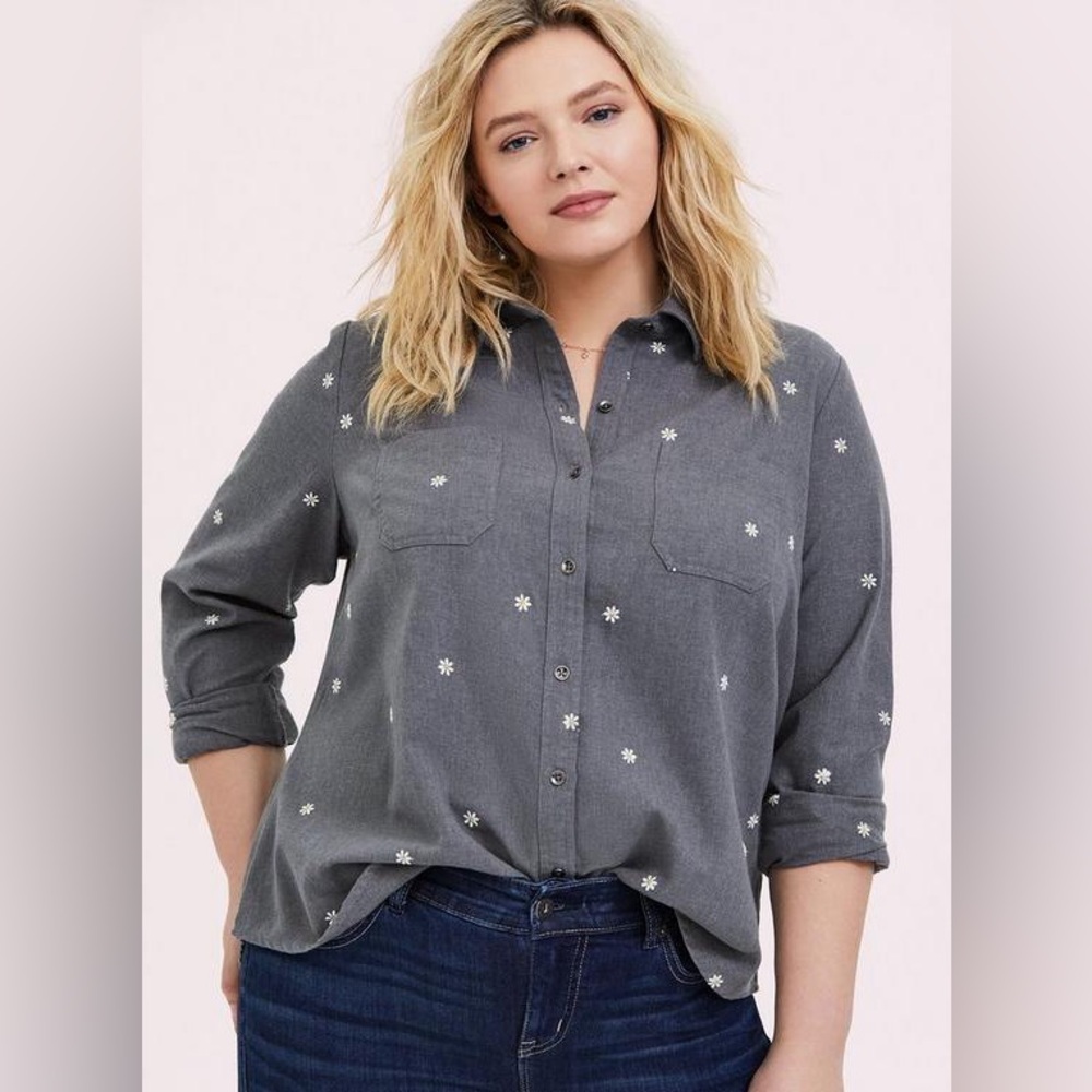 New Torrid 3 3X Taylor Daisy Embroidered Button Front Classic Shirt Grey Pocket